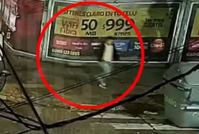 Ladr&oacute;n se rob&oacute; una camioneta y se escondi&oacute; en un contenedor de basura
