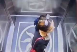Mujer muri&oacute; tras caer por el agujero de un ascensor en Indonesia