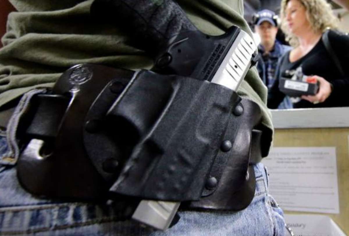 Estados Unidos autoriza el porte y la exhibici&oacute;n de armas en p&uacute;blico