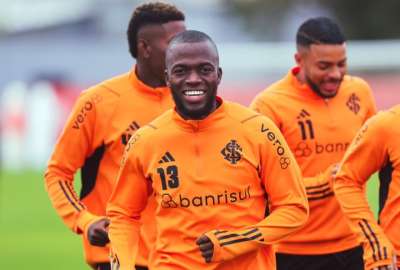 Enner Valencia ingres&oacute; al cambio ante Corinthians