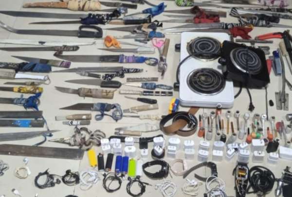 Operativo en la c&aacute;rcel de El Inca permiti&oacute; la incautaci&oacute;n de armamento