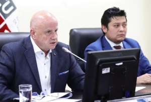 Alfredo Borrero (izq.), vicepresidente del Ecuador, junto a Francisco P&eacute;rez, subsecretario de Vigilancia de Salud P&uacute;blica. 