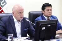 Alfredo Borrero (izq.), vicepresidente del Ecuador, junto a Francisco Pérez, subsecretario de Vigilancia de Salud Pública.