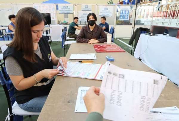 CNE inici&oacute; el proceso de recuento de votos de actas con inconsistencias