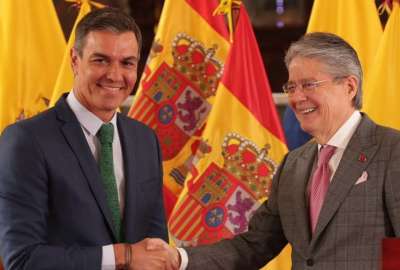 Pedro S&aacute;nchez y Guillermo Lasso se reunieron en el Palacio de Carondelet. 