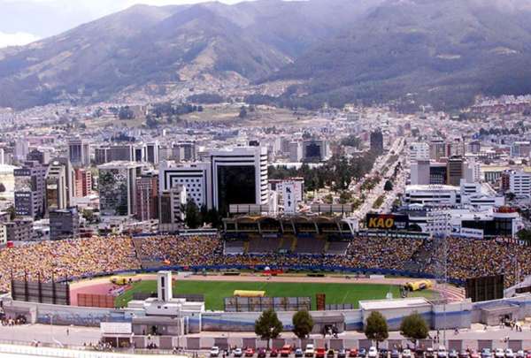 Autoridades municipales levantaron la clausura del estadio Ol&iacute;mpico Atahualpa.