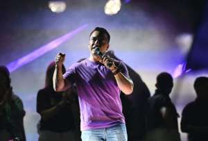 Riesgo pa&iacute;s cay&oacute; 562 puntos tras conocerse el triunfo de Daniel Noboa