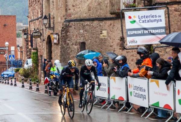 Richard Carapaz gan&oacute; la sexta etapa de la Vuelta a Catalu&ntilde;a