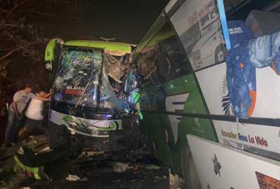 Dos buses se chocaron en la v&iacute;a Dur&aacute;n- Tambo