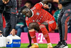 Sadio Man&eacute; se lesion&oacute; y prendi&oacute; las alarmas de Senegal