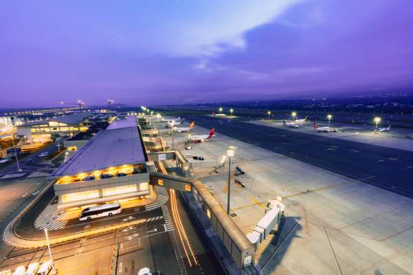 Las operaciones a&eacute;reas se cerrar&aacute;n desde las 02:00 hasta las 13:00 debido a trabajos de mantenimiento.