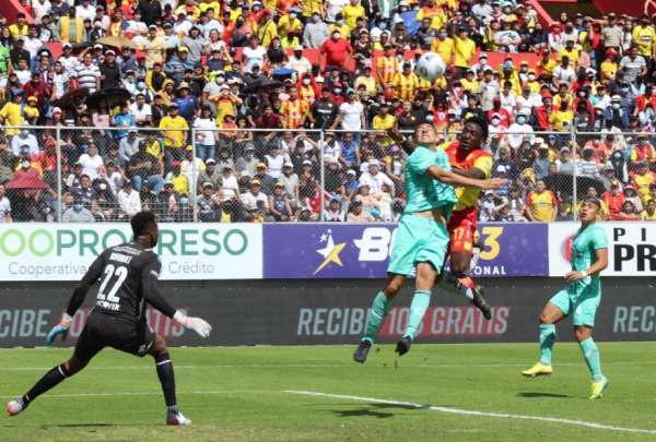 Aucas cedi&oacute; un empate en su casa ante Liga de Quito