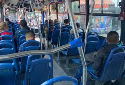As&iacute; es viajar en bus en horas &ldquo;pico&rdquo; al norte de Quito
