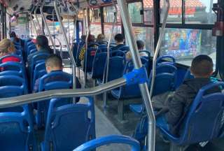 As&iacute; es viajar en bus en horas &ldquo;pico&rdquo; al norte de Quito