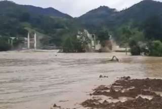 Colapso de dos puentes deja incomunicadas a dos comunidades en Zamora Chinchipe