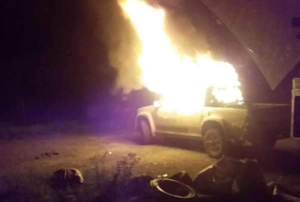 Veh&iacute;culo de la Polic&iacute;a Nacional fue incinerado