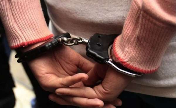 Agente penitenciaria es sentencia a seis a&ntilde;os de c&aacute;rcel por ingresar un celular a la c&aacute;rcel