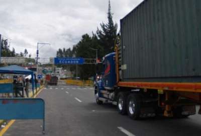 Gobierno anuncia plan para libre movilidad de veh&iacute;culos colombianos
