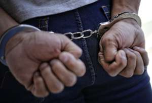 Efectivos de la Polic&iacute;a Nacional detuvieron al legislador tras ser alertados de lo ocurrido.