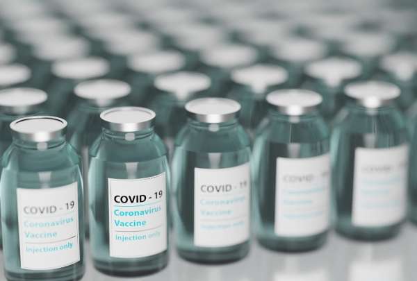 Una cuarta vacuna contra el covid-19 &ldquo;podr&iacute;a ser necesaria&rdquo;, dice CEO de Pfizer