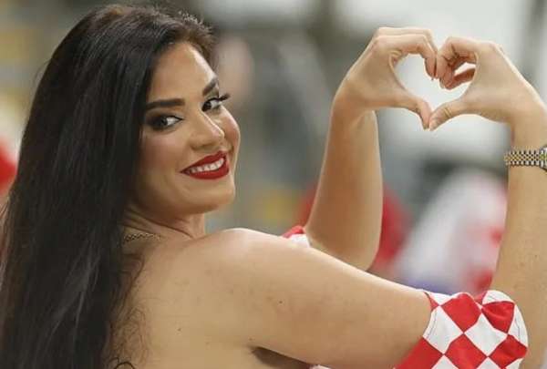 Ivana Knoll presenci&oacute; el Argentina vs. Croacia con un nuevo atuendo