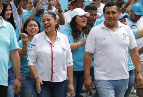Paola Pab&oacute;n tiene el 27,9% de los votos con el 995% de actas escrutadas