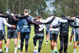 Emelec env&iacute;a bebidas y un equipo de utileros al Cumbay&aacute; FC