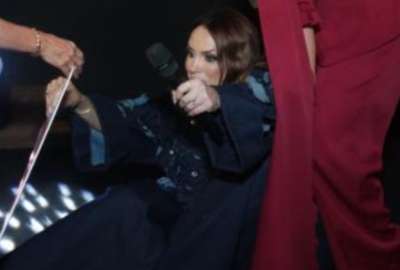 La presentadora de televisi&oacute;n, Erika V&eacute;lez, se volvi&oacute; tendencia al caer mientras presentaba la final de un concurso de cocina. Sus zapatos habr&iacute;an sido una de las razones.&nbsp;