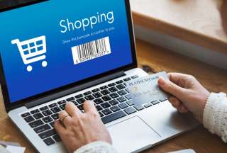 Compras en Ecuador: del bullicio de los mercados al clic del comercio digital