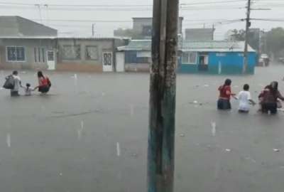 Fuertes lluvias en Guayaquil provocan las primeras inundaciones en la urbe