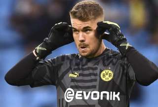 Arquero del Borrussia Dormund protagoniz&oacute; un 'blooper' en la Bundesliga