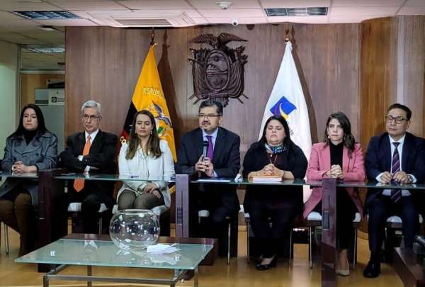 Corte Constitucional desmiente información sobre juicio político al presidente Lasso.