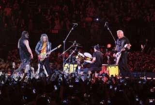 Metallica interpreta La Negra Tomasa en su show en M&eacute;xico
