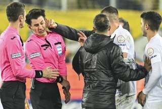 F&uacute;tbol de Turqu&iacute;a: Directivo est&aacute; preso por agredir a un &aacute;rbitro en plena cancha