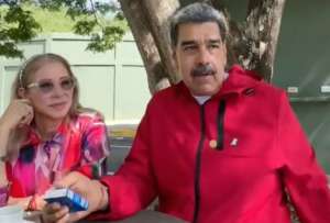 En un reciente video, el presidente de Venezuela Nicolás Maduro protagonizó un incómodo momento luego de que captaran su costoso reloj. 