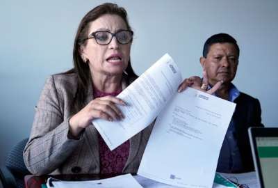La secretaria nacional del Sindicato de Trabajadores del IESS, Rosa Argudo, present&oacute; una denuncia contra directivos del IESS y el Hospital Jos&eacute; Carrasco.