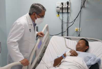 Jos&eacute; Ruales indic&oacute; que a&uacute;n hay nueve pacientes afectados por la ingesta de alcohol adulterado