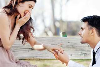 &iexcl;Por distra&iacute;da! Una novia no se dio cuenta que su novio le ped&iacute;a matrimonio por comer un postre