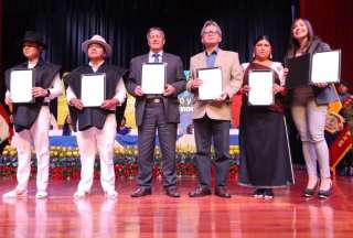 CNE entreg&oacute; credenciales a  cuatro asamble&iacute;stas en Imbabura