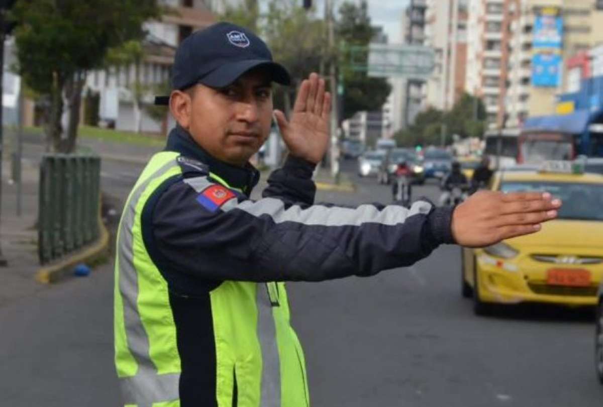 Cierres viales al sur de Quito por trabajos en la Avenida Llira Ñan.