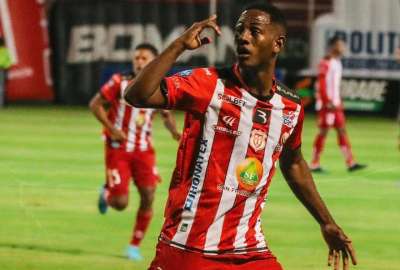 El T&eacute;cnico Universitario se acerca m&aacute;s a la Serie B con su empate en Ambato.