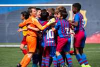 Niños y jóvenes fans del fútbol pueden ser parte del campamento de fútbol del FC Barcelona de España, en Quito