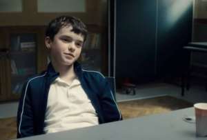 Owen Cooper, con solo 15 años, se convirtió en el actor masculino más joven en ganar un Premio Emmy por su papel en ‘Adolescencia’. Su sorprendente audición y talento lo llevaron a la cima de la actuación. 