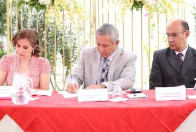 Patricio Carrillo, ministro del Interior, firm&oacute; el convenio con las autoridades de Cotopaxi.