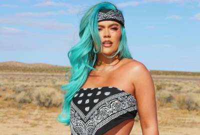 Karol G sufri&oacute; un percance con su vestuario en pleno concierto