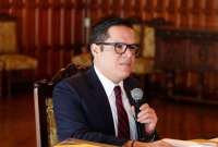 José Julio Neira ocupa otros cargos por disposición presidencial, como director encargado de la UAFE y el SERCOP.