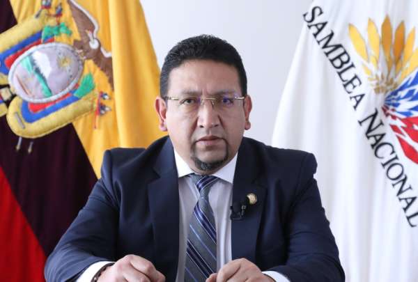 Virgilio Saquicela insistir&aacute; en la posesi&oacute;n de los nuevos vocales del CPCCS. 
