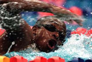 Eric Moussambani el nadador que lleg&oacute; a las olimpiadas sin saber nadar