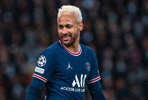 Neymar tuvo que levantar el &aacute;nimo de Messi luego del partido ante el Madrid