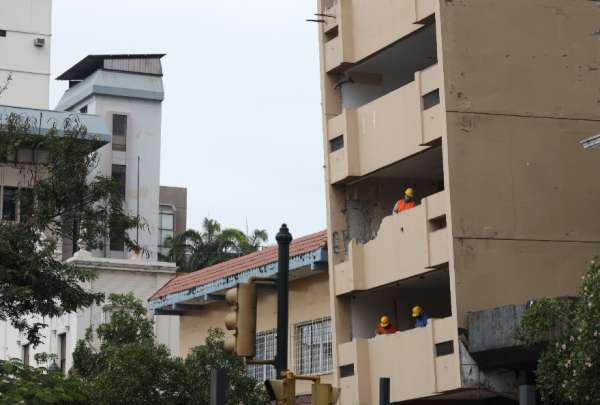 As&iacute; avanzan los trabajos en el edificio Fantas&iacute;a, en Guayaquil. Mire los cierres y cambios en rutas.
